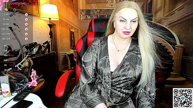 Nina Devillle online show from 06/21/26, 12:24