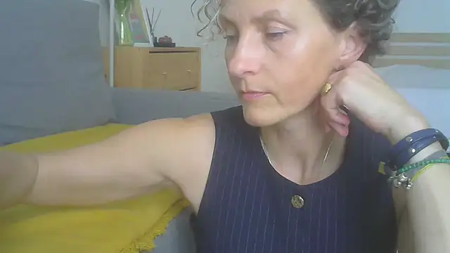 Sylira online show from 07/25/26, 12:47