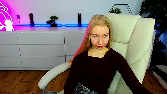 Alina Blonde online show from 11/30/25, 06:39