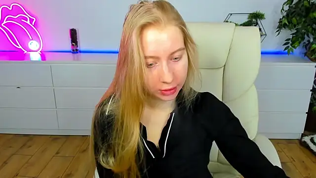 Alina Blonde online show from 02/05/26, 06:40