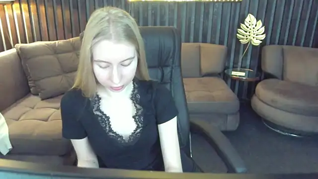 Alina Blonde online show from 05/05/26, 05:37