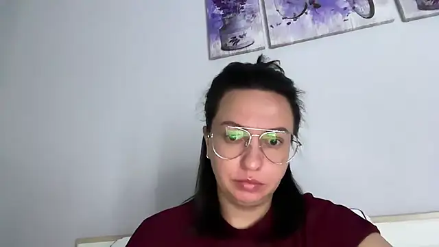 Snapshot of Karllina chatting on 08/06/26, 06:43 Karllina online show from 08/06/26, 06:43