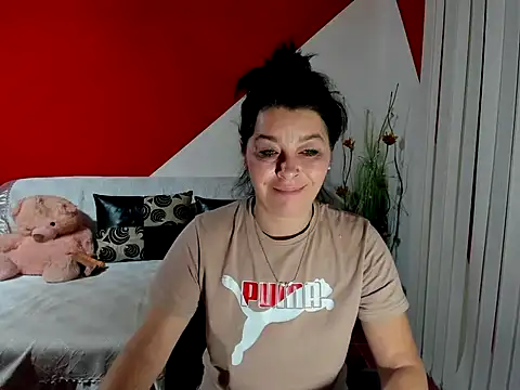 Snapshot of Soffy_Skye chatting on 09/20/25, 03:40 Soffy Skye online show from 09/20/25, 03:40