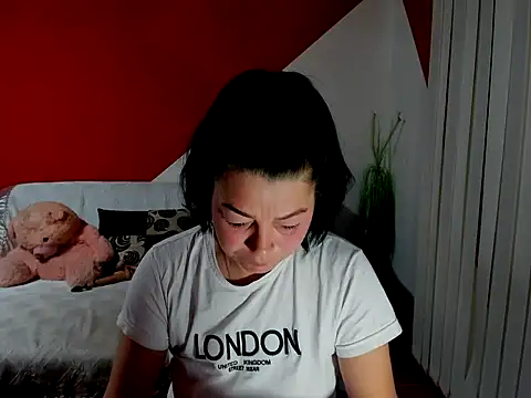 Snapshot of Soffy_Skye chatting on 10/01/25, 03:45 Soffy Skye online show from 10/01/25, 03:45