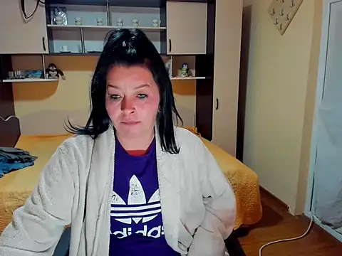 Snapshot of Soffy_Skye chatting on 04/27/26, 04:54 Soffy Skye online show from 04/27/26, 04:54