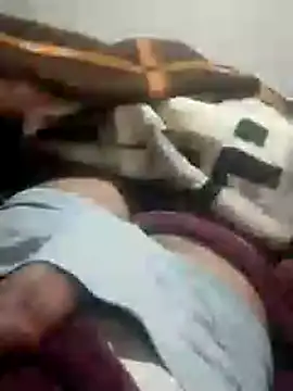 Snapshot of Freelly chatting on 11/16/25, 06:08 Freelly online show from 11/16/25, 06:08