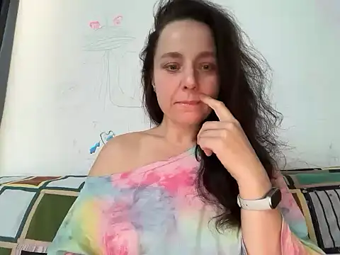 Snapshot of Kalmiraa chatting on 07/18/26, 04:27 Kalmiraa online show from 07/18/26, 04:27