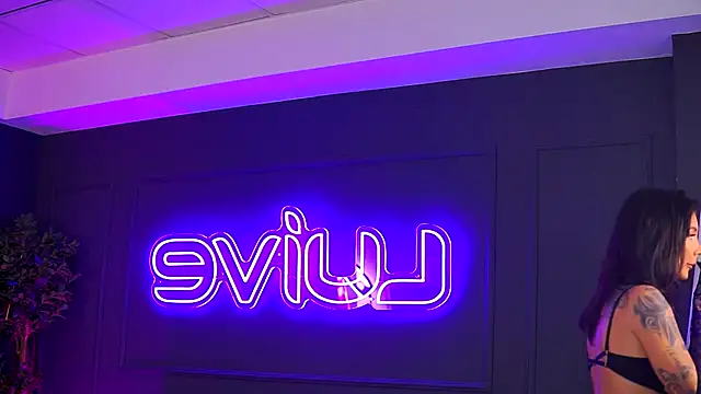 YuliaDesirevska online show from 11/11/25, 08:09