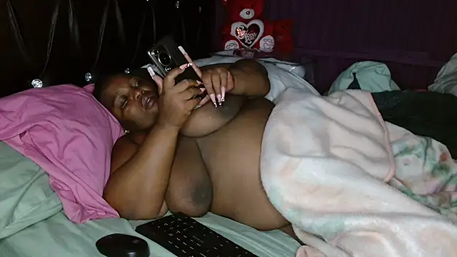 Snapshot of Bustyboobs02xx chatting on 03/12/26, 03:23 Bustyboobs02xx online show from 03/12/26, 03:23