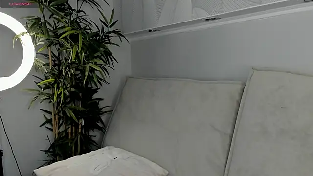 Krysadapp online show from 04/28/26, 12:09