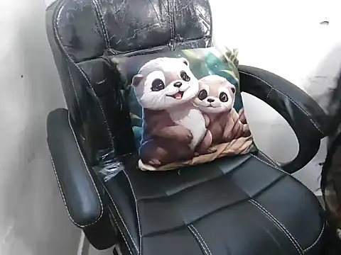 Snapshot of bold_naina chatting on 10/08/25, 03:59 bold naina online show from 10/08/25, 03:59