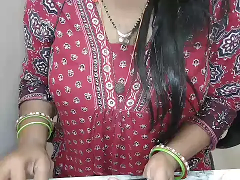 bold naina online show from 11/07/25, 04:12