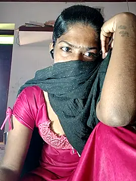 Snapshot of Tamil_Kavitha chatting on 12/19/25, 04:41 Tamil Kavitha online show from 12/19/25, 04:41