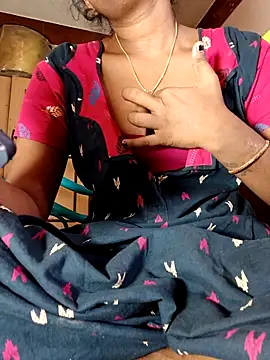 Snapshot of Tamil_Kavitha chatting on 03/04/26, 05:35 Tamil Kavitha online show from 03/04/26, 05:35