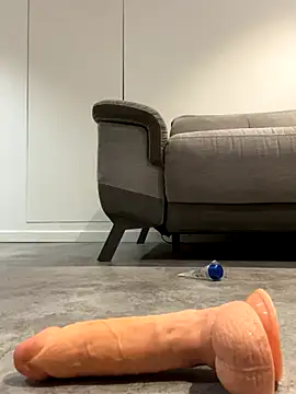 Snapshot of antoiine1089 chatting on 09/12/25, 10:04 antoiine1089 online show from 09/12/25, 10:04