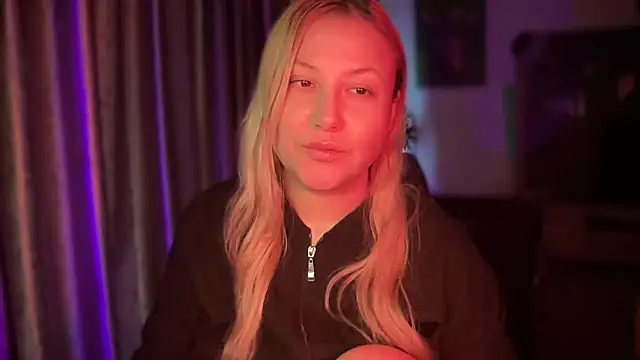 BikiHellena online show from 11/16/25, 10:54