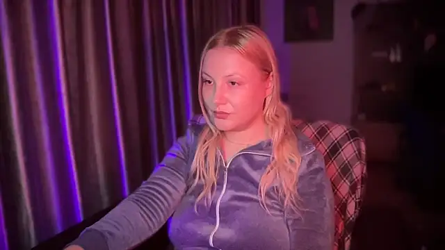 BikiHellena online show from 12/14/25, 07:03