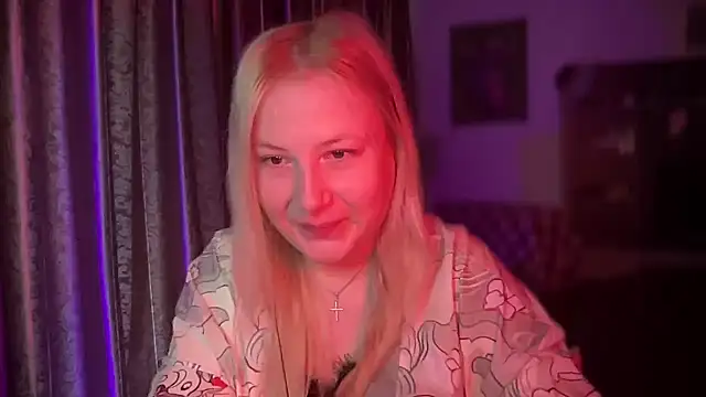 Snapshot of BikiHellena chatting on 12/18/25, 07:25 BikiHellena online show from 12/18/25, 07:25