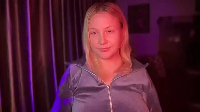 Snapshot of BikiHellena chatting on 02/02/26, 05:22 BikiHellena online show from 02/02/26, 05:22