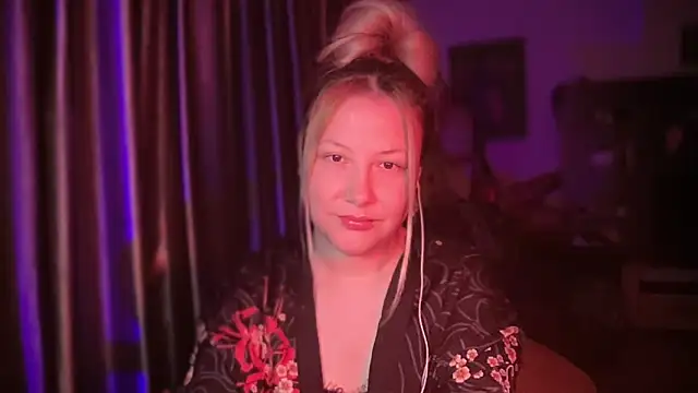 BikiHellena online show from 06/08/26, 12:25
