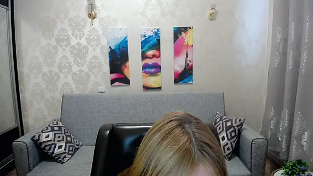 shy hot cat online show from 09/15/25, 10:15