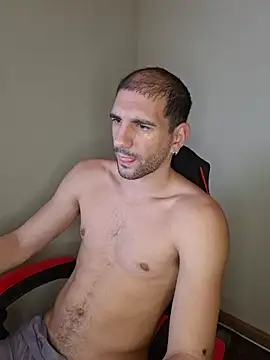 Snapshot of ObeyLust chatting on 02/14/26, 08:38 ObeyLust online show from 02/14/26, 08:38