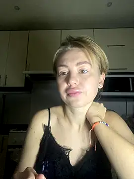 MartaLuna  online show from 11/21/25, 02:10