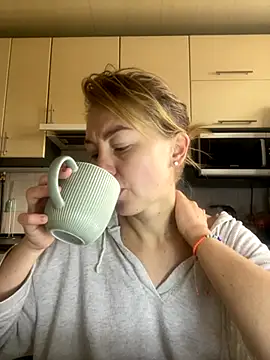 MartaLuna  online show from 11/22/25, 08:24