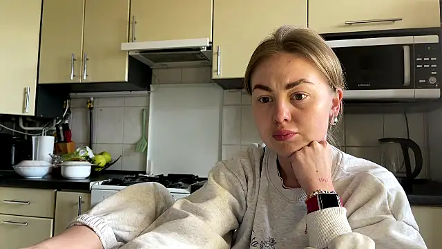 MartaLuna  online show from 05/01/26, 01:59