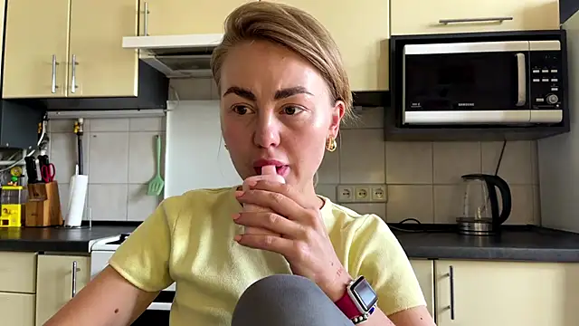 MartaLuna  online show from 07/07/26, 07:45