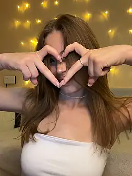 Elizabeth Tay online show from 10/05/25, 06:17