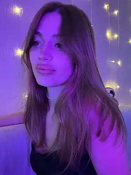 Elizabeth Tay online show from 10/19/25, 05:02