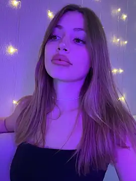 Elizabeth Tay online show from 10/28/25, 04:20