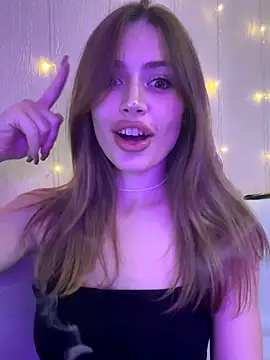 Elizabeth Tay online show from 11/12/25, 04:40