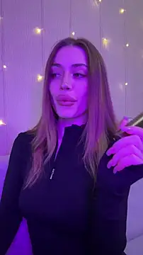 Elizabeth Tay online show from 12/14/25, 06:56