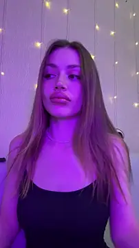 Elizabeth Tay online show from 12/19/25, 06:37