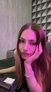 Elizabeth Tay online show from 04/30/26, 06:47