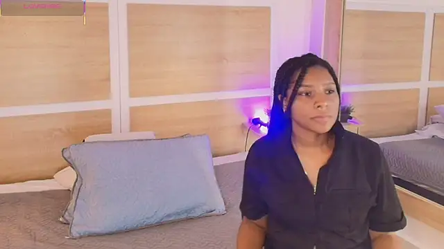 ValeryCortezm online show from 10/30/25, 01:23