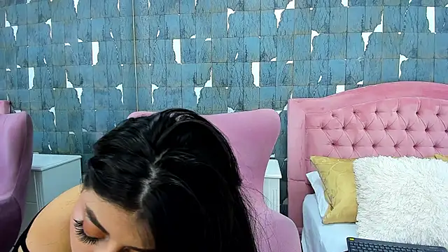 EvelynBun online show from 11/14/25, 02:27