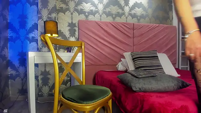 VictoriaQueen Fg online show from 11/08/25, 12:49