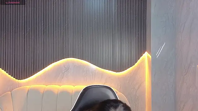 Maia Tx online show from 11/19/25, 01:00