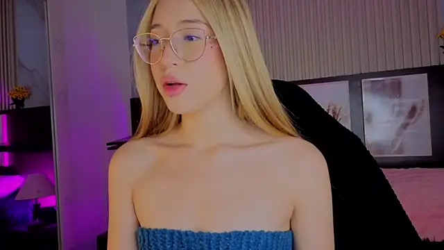 Snapshot of tokyoluu chatting on 09/13/25, 08:41 tokyoluu online show from 09/13/25, 08:41