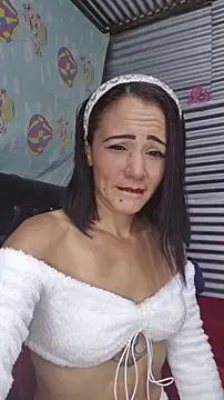 Lhia  online show from 11/22/25, 09:03