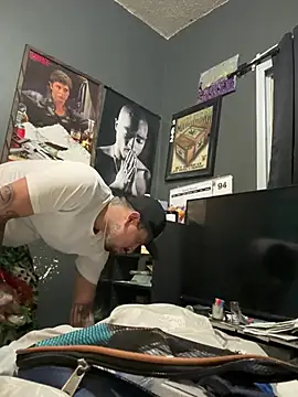 Snapshot of busnfatnutsLildee chatting on 04/14/26, 08:31 busnfatnutsLildee online show from 04/14/26, 08:31
