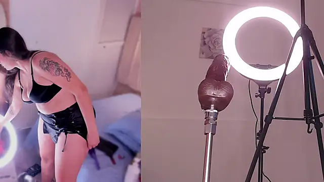 Snapshot of hannahst_ chatting on 02/18/26, 07:32 hannahst online show from 02/18/26, 07:32