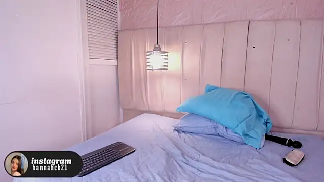 Snapshot of hannahst_ chatting on 02/20/26, 08:20 hannahst online show from 02/20/26, 08:20