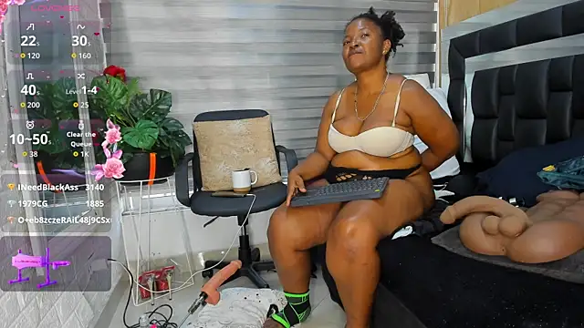 Snapshot of sheyla__ebony chatting on 08/01/26, 12:37 sheyla ebony online show from 08/01/26, 12:37