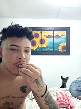 Snapshot of KH47 chatting on 09/15/25, 11:38 KH47 online show from 09/15/25, 11:38