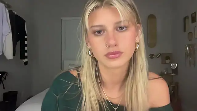 AnnGrayson online show from 10/08/25, 01:36