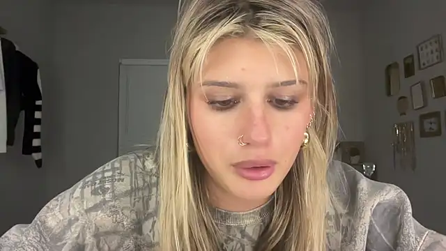 AnnGrayson online show from 10/10/25, 01:37